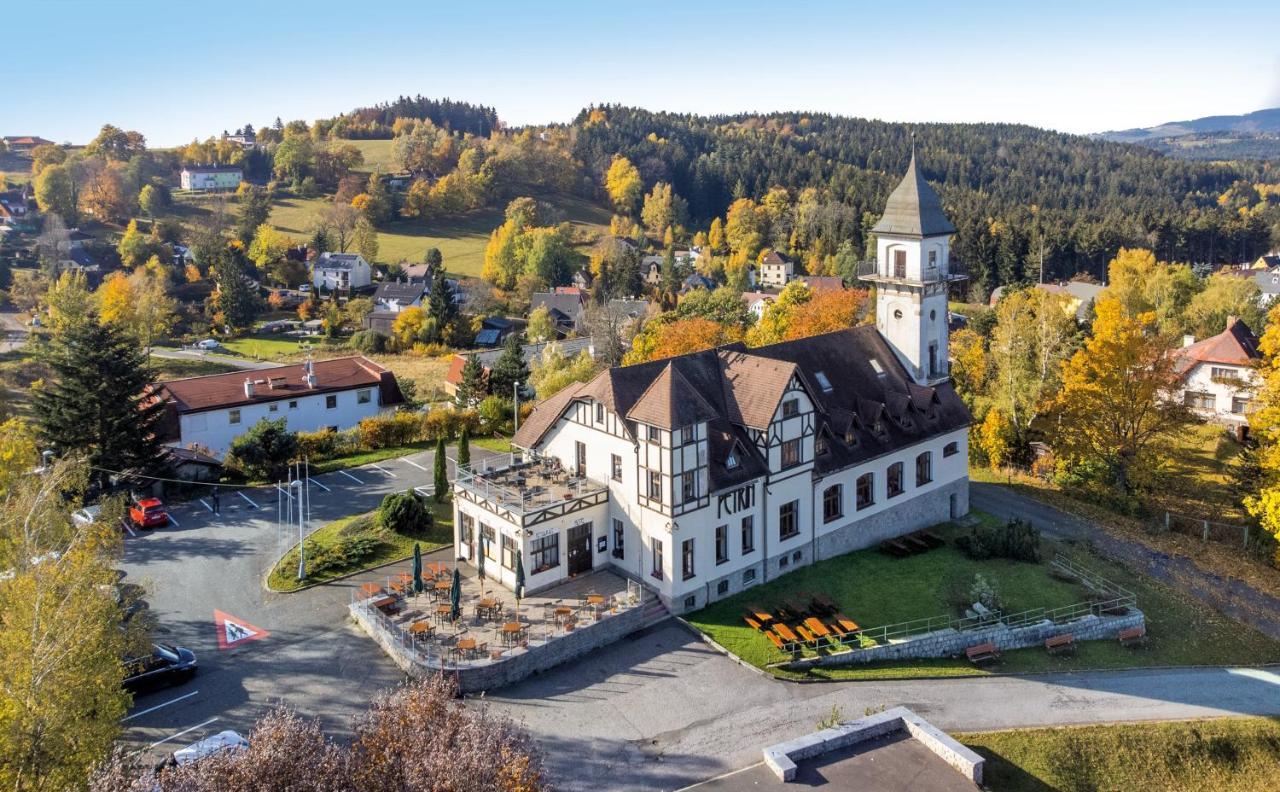 Hotel Petrin Jablonec nad Nisou Ngoại thất bức ảnh