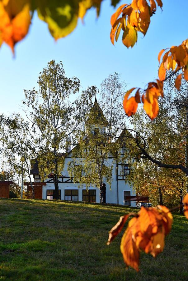 Hotel Petrin Jablonec nad Nisou Ngoại thất bức ảnh