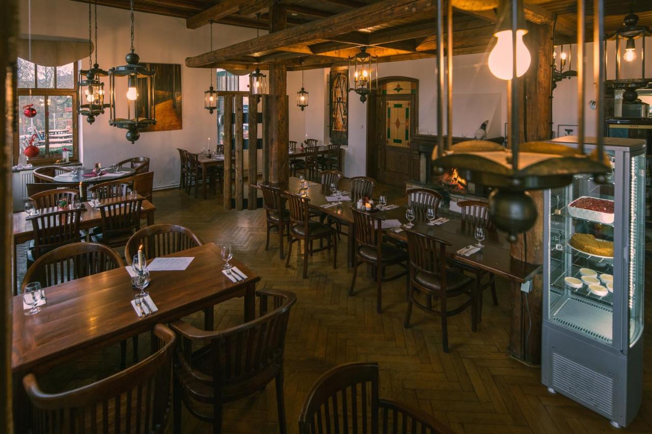 Hotel Petrin Jablonec nad Nisou Ngoại thất bức ảnh